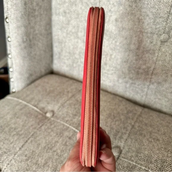 🦚HP🦚 Chanel Limited Edition Cardigan Zip Wallet - Picture 10 of 12